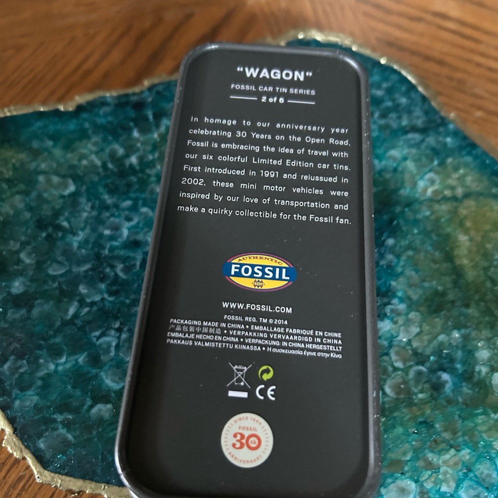 Fossil 30th Anniversary Edition WOODY Car Tin - Picture 6 of 12